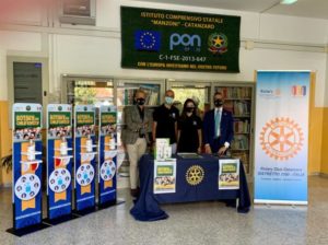 Il Rotary Club di Catanzaro dona strumentazione per la prevenzione del Covid-19 alle scuole cittadine