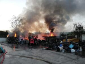 Intervento Arpacal a San Gregorio d’Ippona sui luoghi dell’incendio ad impianto rifiuti