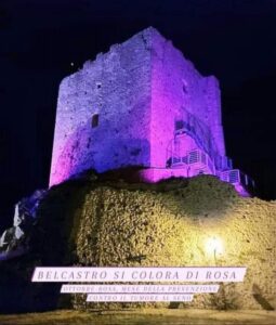 Belcastro, si colora di rosa il Castello Normanno per la lotta contro il tumore al seno