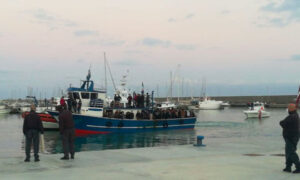 Nuovo sbarco di migranti lungo le coste della Calabria, arrivati in 100