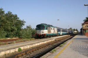 Rincari tariffe per treni regionali, la Giunta approva delibera contro aumenti