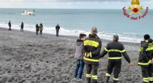 Calabria, ritrovato in mare il cadavere di un giovane di 30 anni