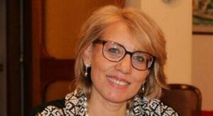 AstraZeneca, una prof in Sicilia muore per un’emorragia cerebrale dovuta a una trombosi