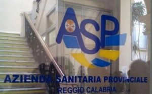 Non si vaccinano nonostante i solleciti, sospesi in Calabria 53 sanitari No vax