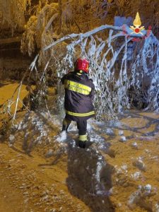 Nevicate abbondanti in Sila, interventi dei vigili del fuoco