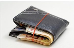 Studenti trovano portafogli con 1500 euro e lo restituiscono, hanno rifiutato ricompensa