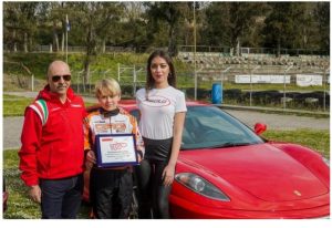 Karting, la scuderia Ferrari premia il giovanissimo pilota di Squillace Salvatore Giglio