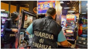 Gioco illegale, riordino e online: le dicotomie del gambling italiano