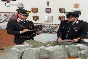Operazione antidroga dei Carabinieri: giovane beccato con oltre 6 kg di marijuana, arrestato