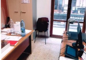 Soverato: la protesta di una dipendente Asp senza scrivania