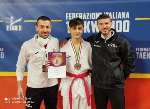 Taekwondo, Santa Caterina dello Ionio celebra il suo campione Vincenzo Comito