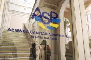 L’Asp di Reggio Calabria manda in pensione i dipendenti e U.O. ospedaliere e servizi territoriali rischiano la chiusura