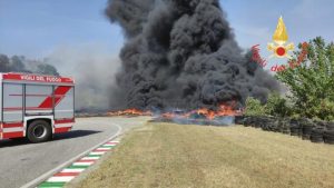 Vasto incendio alla pista Racing Kart “Due Mari”