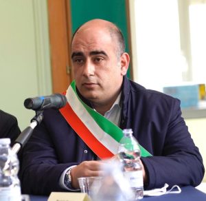 Soverato: atto vandalico Vincenzo Cilurzo, la solidarietà del sindaco facente funzioni Daniele Vacca