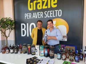 [VIDEO] Iniziativa Naturium a Montepaone, l’essenza millenaria della storia calabrese nei liquori esclusivi di “Qual’Italy”