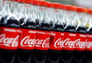 Etichetta errata, Coca Cola richiama due lotti della bevanda in bottiglia in vetro da 1 litro