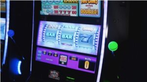 Sala slot machine clandestina, multa da 200mila euro e proprietario denunciato