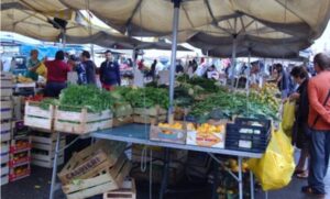 Controlli dei Carabinieri al mercato settimanale di Soverato