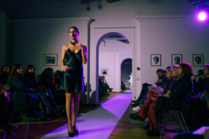 [VIDEO] Moda, gli aspiranti designer dell’Aba di Catanzaro conquistano il pubblico con “Refashioned”