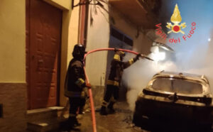 Auto del vice sindaco in fiamme, lo sdegno dell’Amministrazione comunale di Vallefiorita