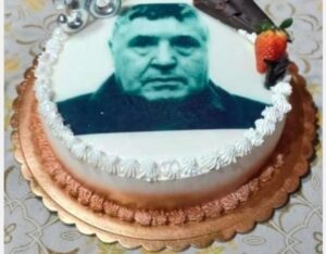 In Calabria una torta di compleanno con la foto di Totò Riina