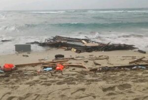 La tragedia dei migranti a Steccato di Cutro e la Calabria solidale