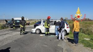 Incidente stradale, tre feriti