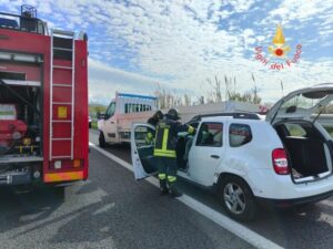 Incidente sull’autostrada A2 del Mediterraneo, tre feriti