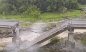 Maltempo in Calabria, pioggia incessante causa cedimento campata di un viadotto