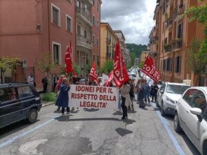 Il Si Cobas Calabria ha manifestato con i lavoratori per le strade di Cosenza
