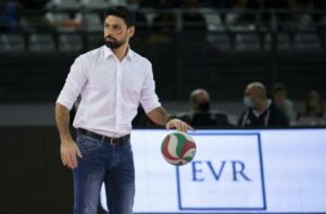 Volley, coach Mafrici: “A Soverato si lavora bene, voglio una squadra che lotti”