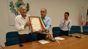 Soverato, consegnata la cittadinanza onoraria a Enrico Nicolini