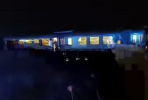 Due giovani investiti da un treno a Roccella Jonica, salvi per miracolo