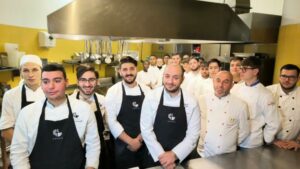 Gli studenti dell’alberghiero di Cosenza a scuola di cucina con lo chef Michele Rizzo