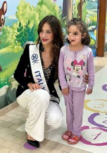 Miss Mondo Italia, Chiara Esposito, ha fatto visita all’ospedale pediatrico di Polistena