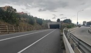 Tragedia sulla SS106 a Soverato, rintracciato l’uomo alla guida dell’auto pirata