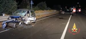 Incidente sulla SS 106 nel catanzarese: tre feriti, deceduto in ospedale il conducente della Fiat Panda