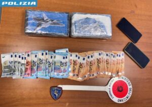 A2 del Mediterraneo: auto in panne e intervento della Polstrada, nel bagagliaio oltre 2 kg di cocaina