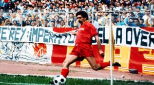Catanzaro celebra il suo mito: una statua al “Ceravolo” per Massimo Palanca