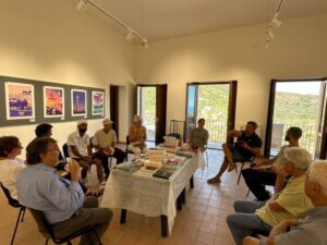 Libri, cultura e comunità: ADEI dona 100 volumi alla “Casa delle Arti e delle Culture” di Palazzo Gallelli di Badolato