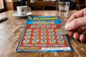 Incolla due Gratta e Vinci con il nastro adesivo: a processo per tentata truffa da 10 milioni di euro