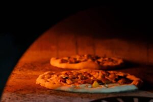 PizzaVille, quando il gusto incontra la solidarietà: a Siderno la pizza diventa un gesto di comunità